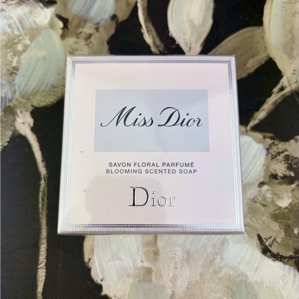 NIB Miss Dior The Rose Bar Blooming Soft & Scented Soap. - Picture 2 of 10